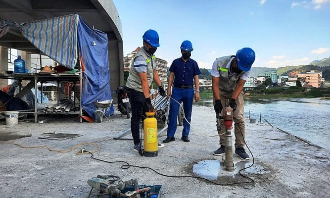 Trách nhiệm tổ chức thực hiện đánh giá an toàn công trình bao gồm những ai