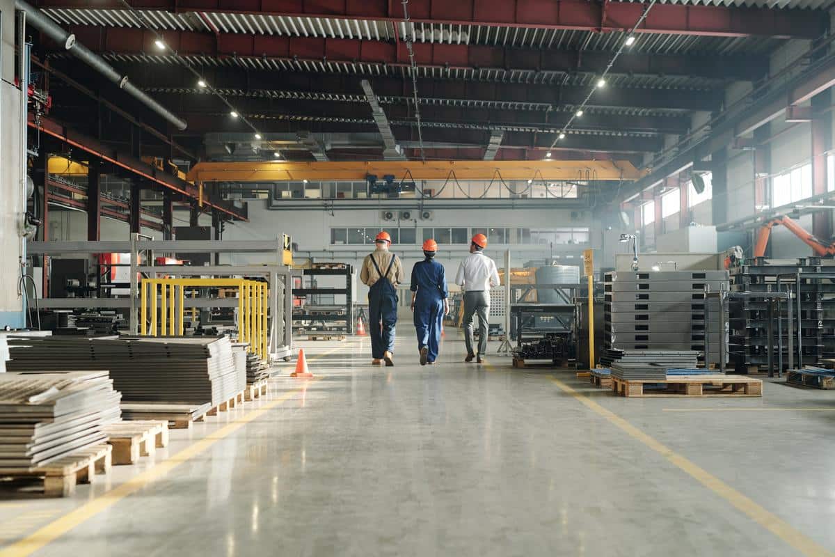 Vì sao cần thực hiện sửa chữa nhà xưởng
