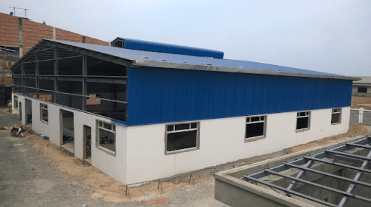Dấu hiệu cảnh báo mái nhà xưởng xuống cấp và những rủi ro tiềm tàng